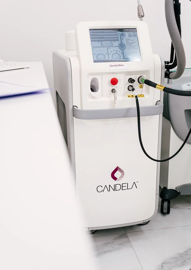 Candela-Lasergerät in einem Behandlungsraum